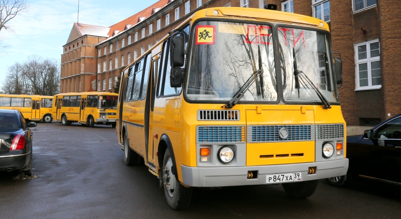 Гурьевский округ получил 3 школьных автобуса от областного правительства