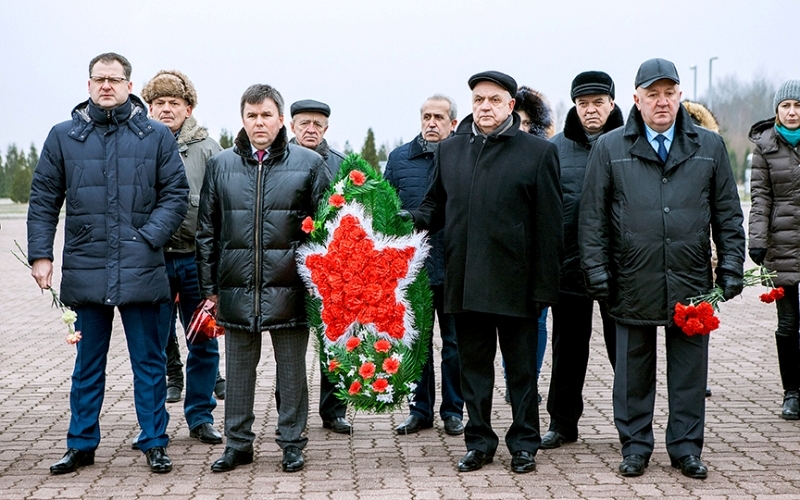 Имя твое неизвестно, подвиг твой бессмертен