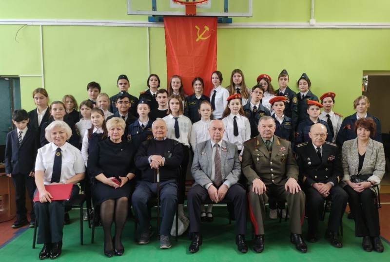 Мы вечной памятью живем