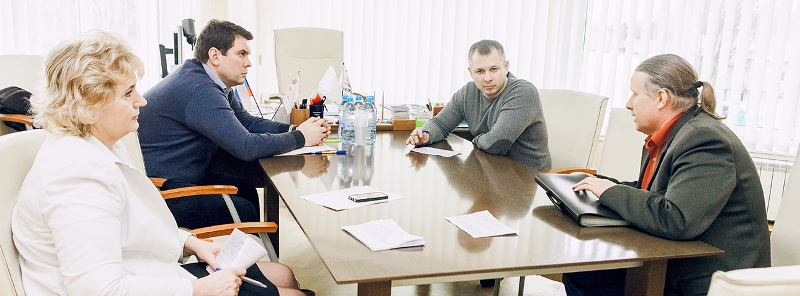 Людей в беде не оставим