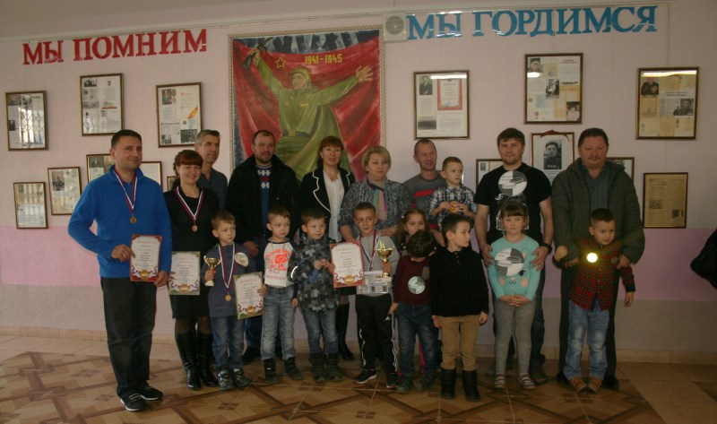 «Папа, мама, я - шашечная семья»