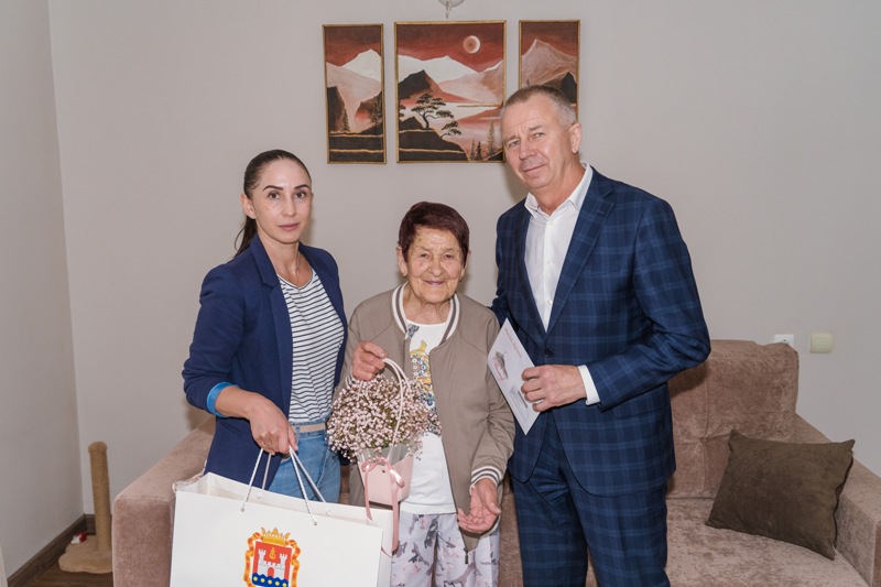 Сегодня свое 95-летие отмечает жительница Гурьевска, ветеран труда Елизавета Ивановна Петрова