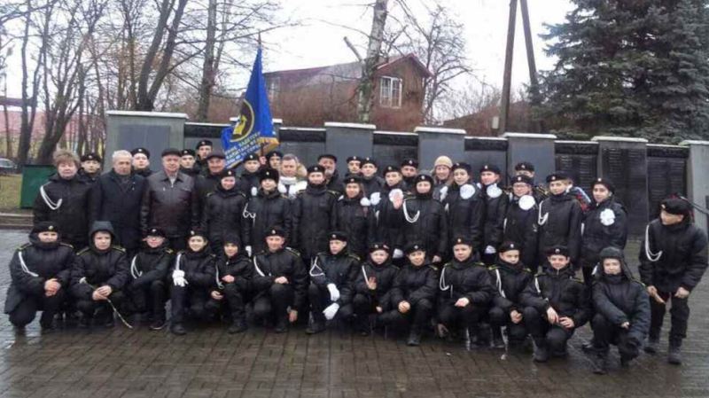 Почтили память доблестных воинов