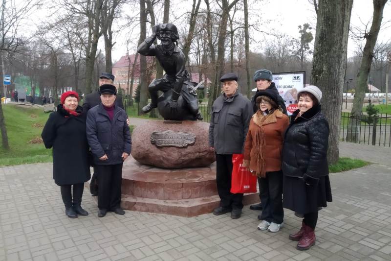 Познакомились и подружились
