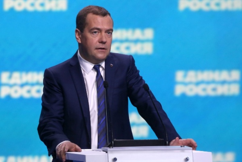 Медведев подписал постановление, которое позволит регионам снижать тарифы на вывоз мусора