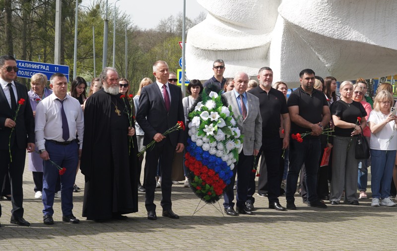 У мемориального комплекса на братской могиле в Гурьевске состоялся митинг, посвященный взятию Кенигсберга