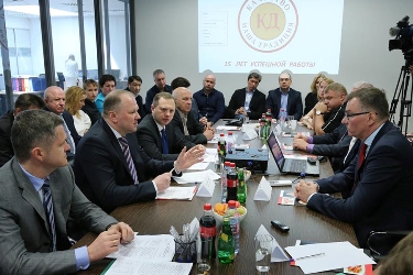 Николай Цуканов поручил разработать областную программу развития свиноводства