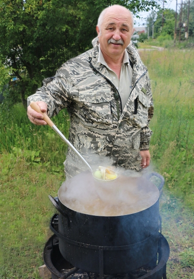 Побольше вам рыбки, чтоб сияли улыбки!