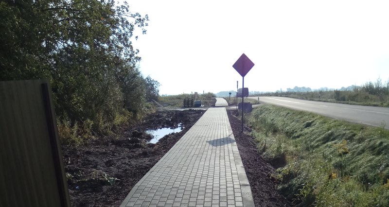 Конкретные дела: новые тротуары и освещение