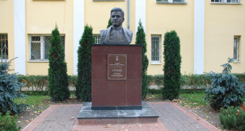 Увековечим имена героев