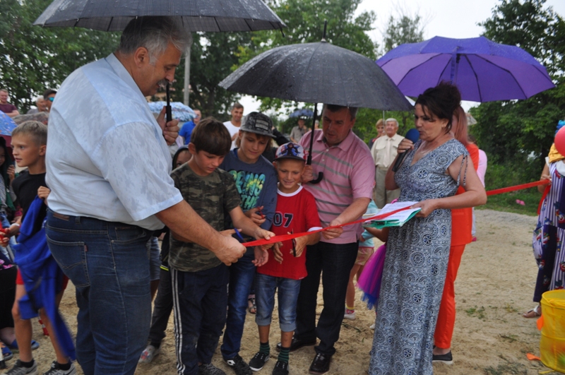 В пос. Аистово появилась новая детская площадка!
