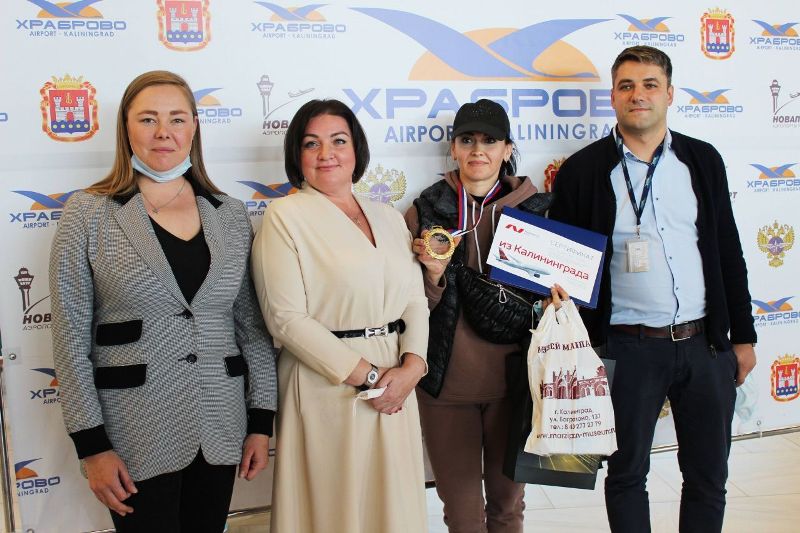 В аэропорту «Храброво» встретили трехмиллионного пассажира