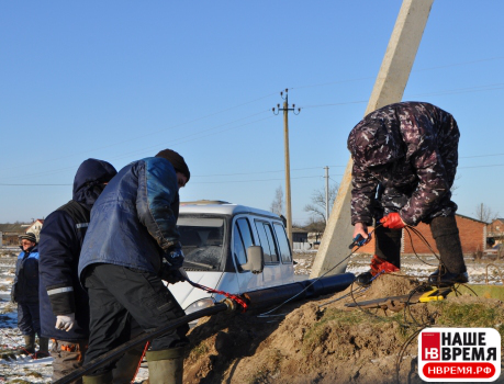 Ситуация с водоснабжением в Заливном и улучшилась. По чьей вине там случился временный перебой и с кого за это спрашиват?