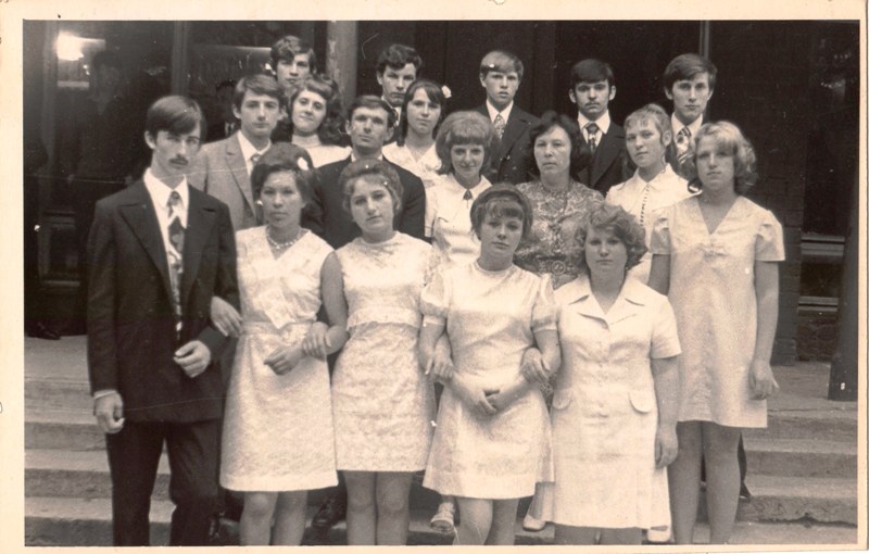 Выпускники гурьевской СШ, 1974 год.