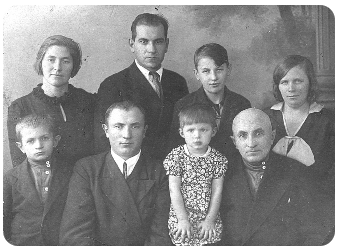 Немало лиха выпадет и на долю Раисы. 