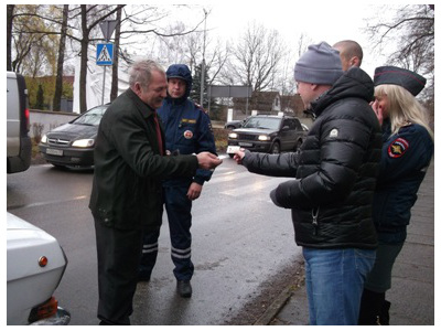 Ежегодно в дорожно-транспортных происшествиях погибают тысячи людей - в субботу их память почтили не только взрослые, но и школьники нашего района.