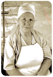 Валентина Голинко, повар детского сада "Геолог", за 57 лет работы у плиты стала непревзойденным мастером поварского искусства
