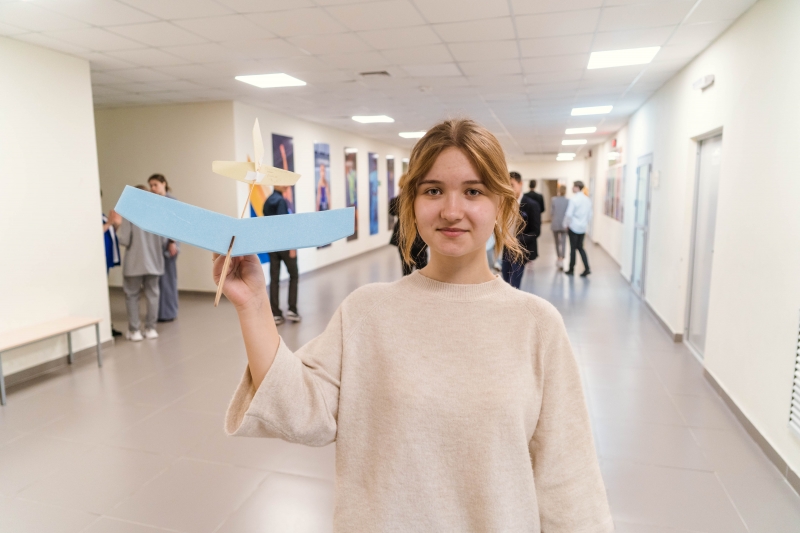 Полина, ученица 9-го класса