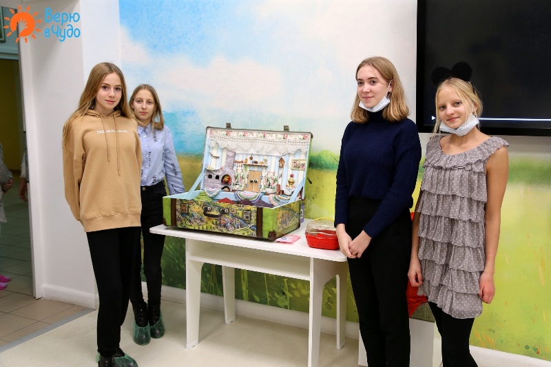 Стали известныимена победителейXVII Всероссийского конкурса«Моя страна –моя Россия» –одного из проектовпрезидентской платформы«Россия – странавозможностей».Выпускницаяблоневской школыАлена Вакульчикзаняла первое местов номинации «Мое здоровье» 