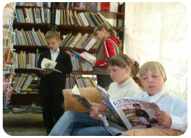 для третьеклассников гурьевской первой школы библиотекари провели увлекательное мероприятие "Обо всем на свете - в журналах и газетах"
