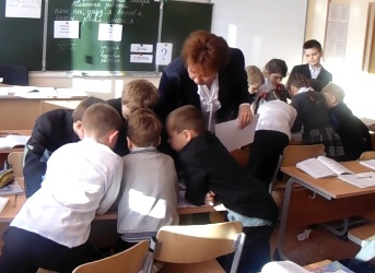 В низовской школе полным ходом идет подготовка к муниципальному конкурсу профессионального мастерства «Учитель года - 2014» - за право представлять свое учебное учреждение здесь боролись шесть педагогов.