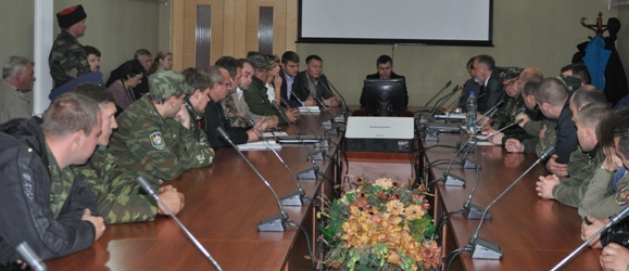 Глава района встретился с казаками Новомосковского поселения