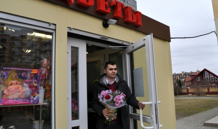 Без цветов 8 Мартане обойтись.Но прежде чем отправлятьсяза букетом, узнайте,какие из них предпочитаетодариваемая вами женщина