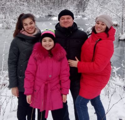Не пропускает зимние деньки и Елена ГЛУЩЕНКО со своей любимой семьей