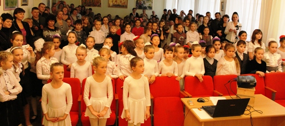 Первоклассники произносят клятву