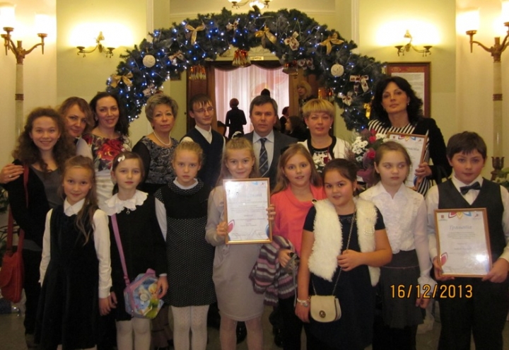 Две детские школы искусств Гурьевского района стали победителями региональных профессиональных конкурсов.