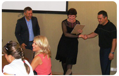 По инициативе депутата областной Думы от Гурьевского района Андрея Оноприенко становится доброй традицией каждый месяц чествовать наиболее активных жителей района, которые своими мыслями и делами улучшают жизнь на местах.