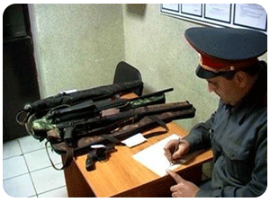 Если у вас дома незаконно хранятся оружие, боеприпасы, взрывчатые вещества, у вас есть возможность не только избежать уголовной ответственности, но и получить денежное вознаграждение при их добровольной сдаче