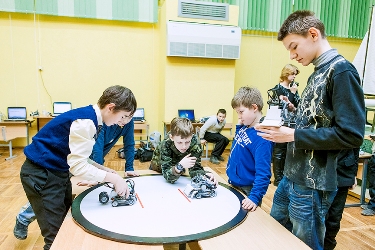 Фестиваль «Манипуляционные и мобильные роботы и беспилотные летающие системы» мог бы иметь статус международного