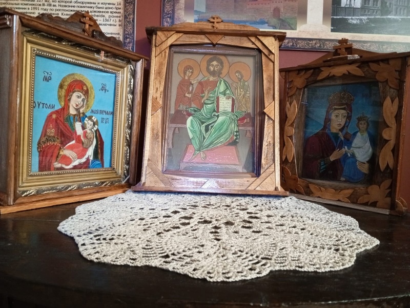 В Музее истории и культуры развернута выставка «Художник и поэт»