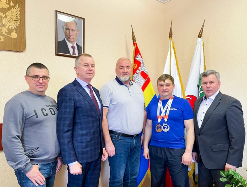 Гурьевский силач