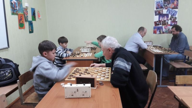 И международные шашки по плечу