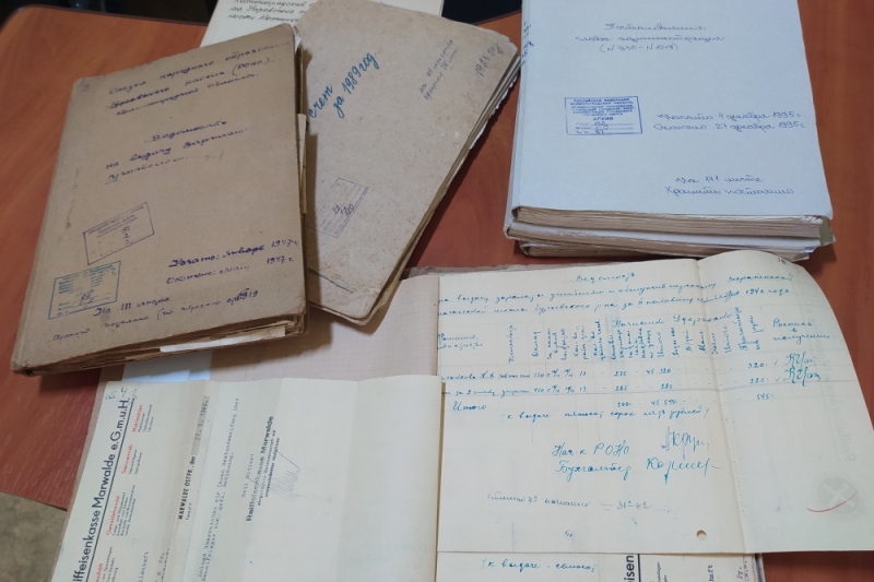 70 лет назад был образован Гурьевский районный архив. Находился он тогда в поселке Исаково при отделе милиции. В штате – один человек. Из транспорта – велосипед. Но обо всем по порядку.