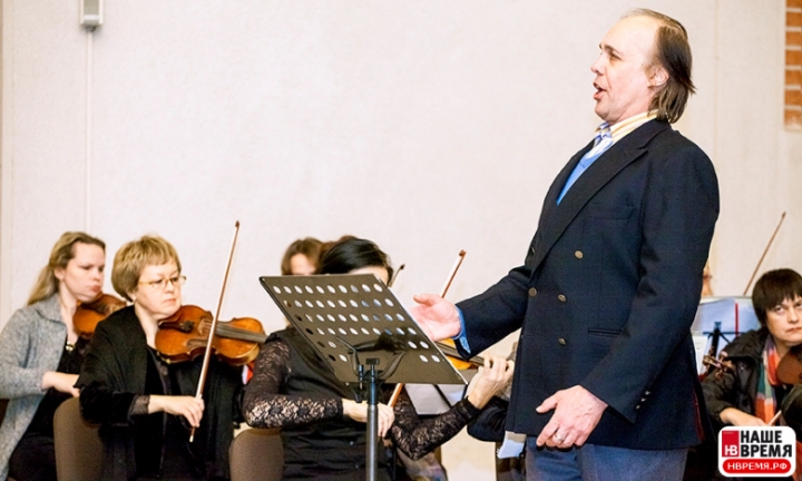 для жителей нашего города и района в этот день выступали музыканты Калининградского симфонического оркестра под управлением заслуженного деятеля искусств России Аркадия Фельдмана