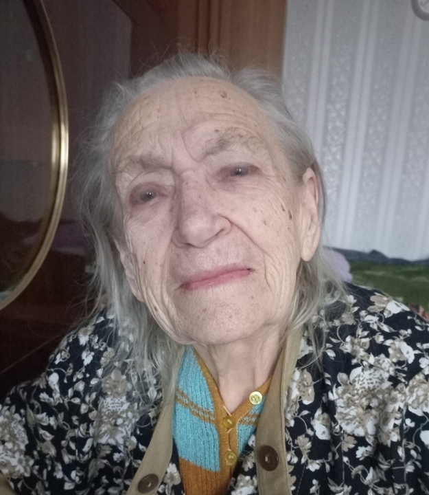 СЕРГИЕНКО Вероника Николаевна, учитель английского языка Исаковской средней школы, ныне «Школы будущего», родилась 30 января 1932 года
