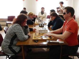 И в бразильские шашки играем