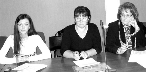 Очень тяжело членам комиссии вразумить пьющих родителей заняться воспитанием своих детей